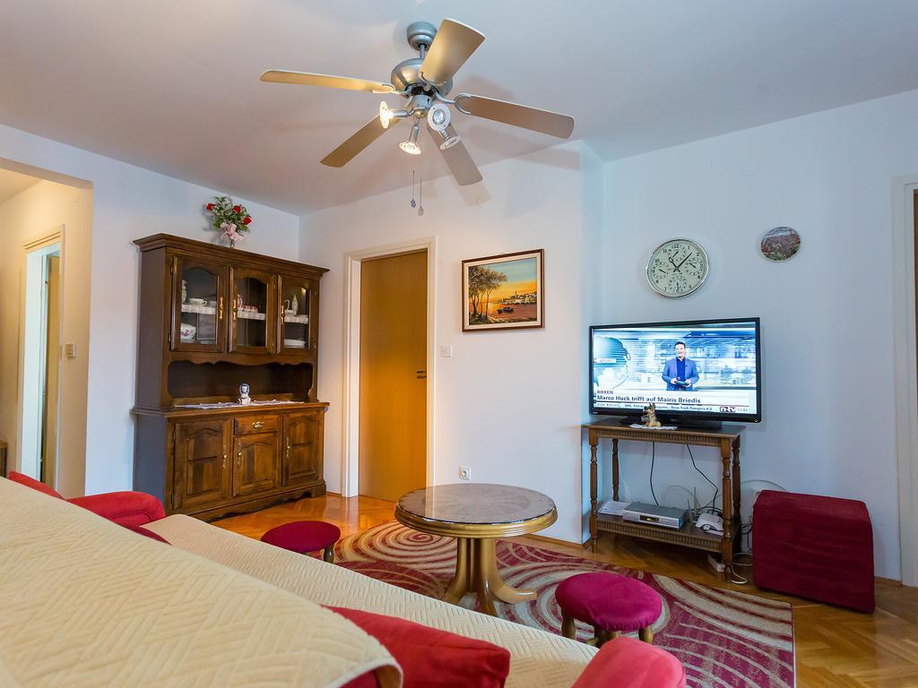 Apartment Ivka โปเรช ภายนอก รูปภาพ